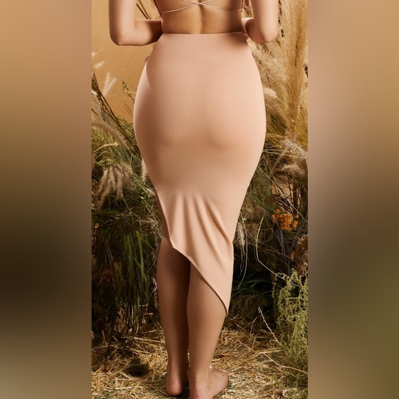 ⚡️CLEAR OUT SALE⚡️ NWT Oh Polly By My Side Asymmetric Midi Skirt - Picture 4 of 11